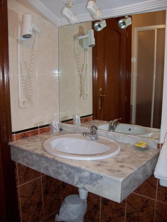 Hostal Virgen Del Villar ラグーナ・デ・ドゥエロ 部屋 写真