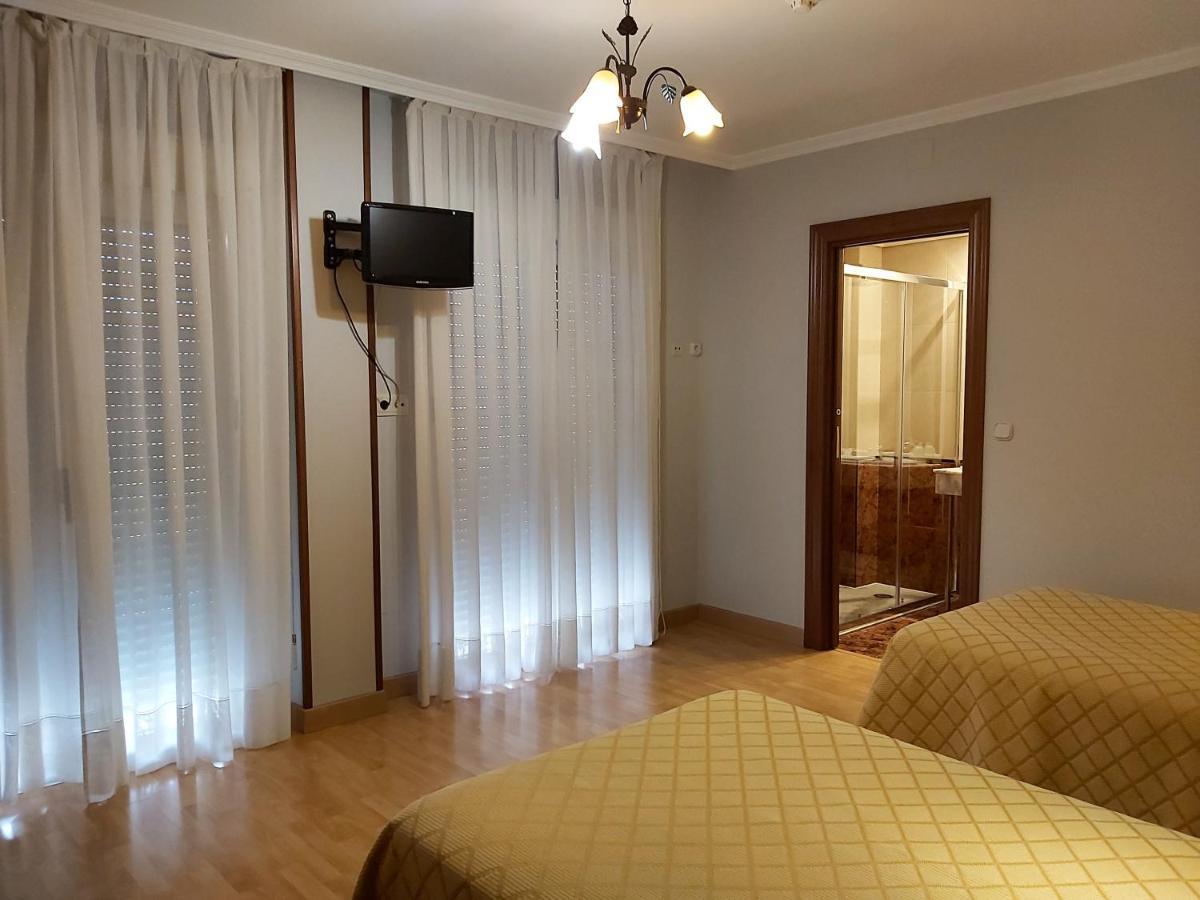 Hostal Virgen Del Villar ラグーナ・デ・ドゥエロ エクステリア 写真