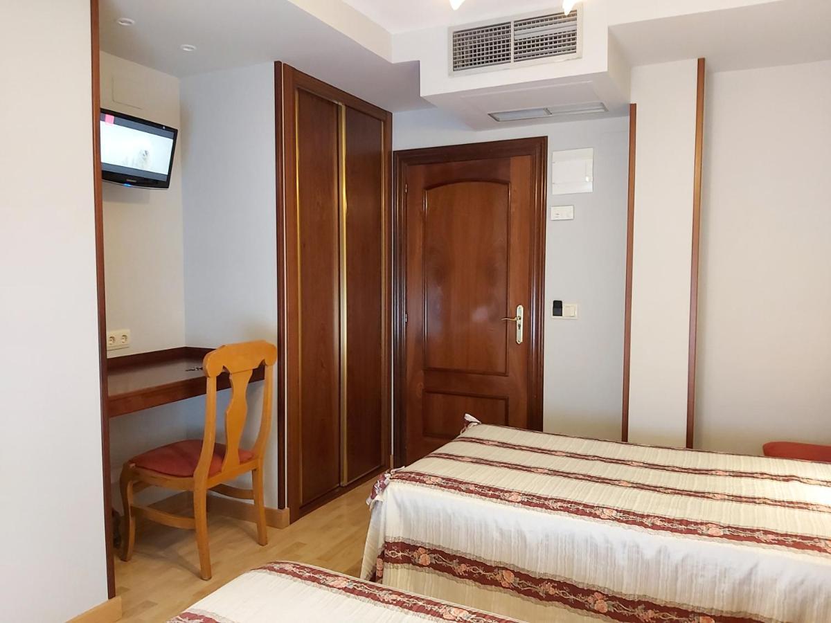Hostal Virgen Del Villar ラグーナ・デ・ドゥエロ エクステリア 写真