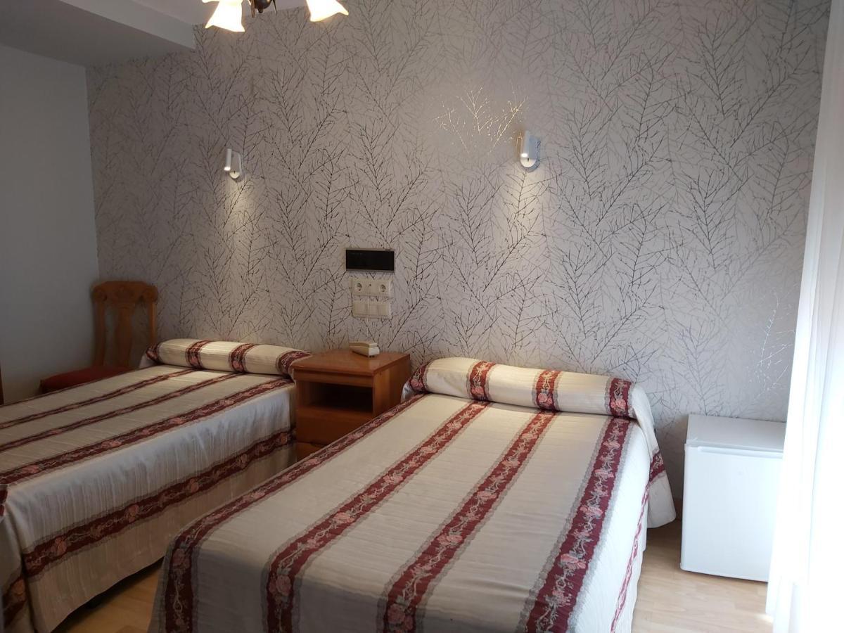 Hostal Virgen Del Villar ラグーナ・デ・ドゥエロ エクステリア 写真