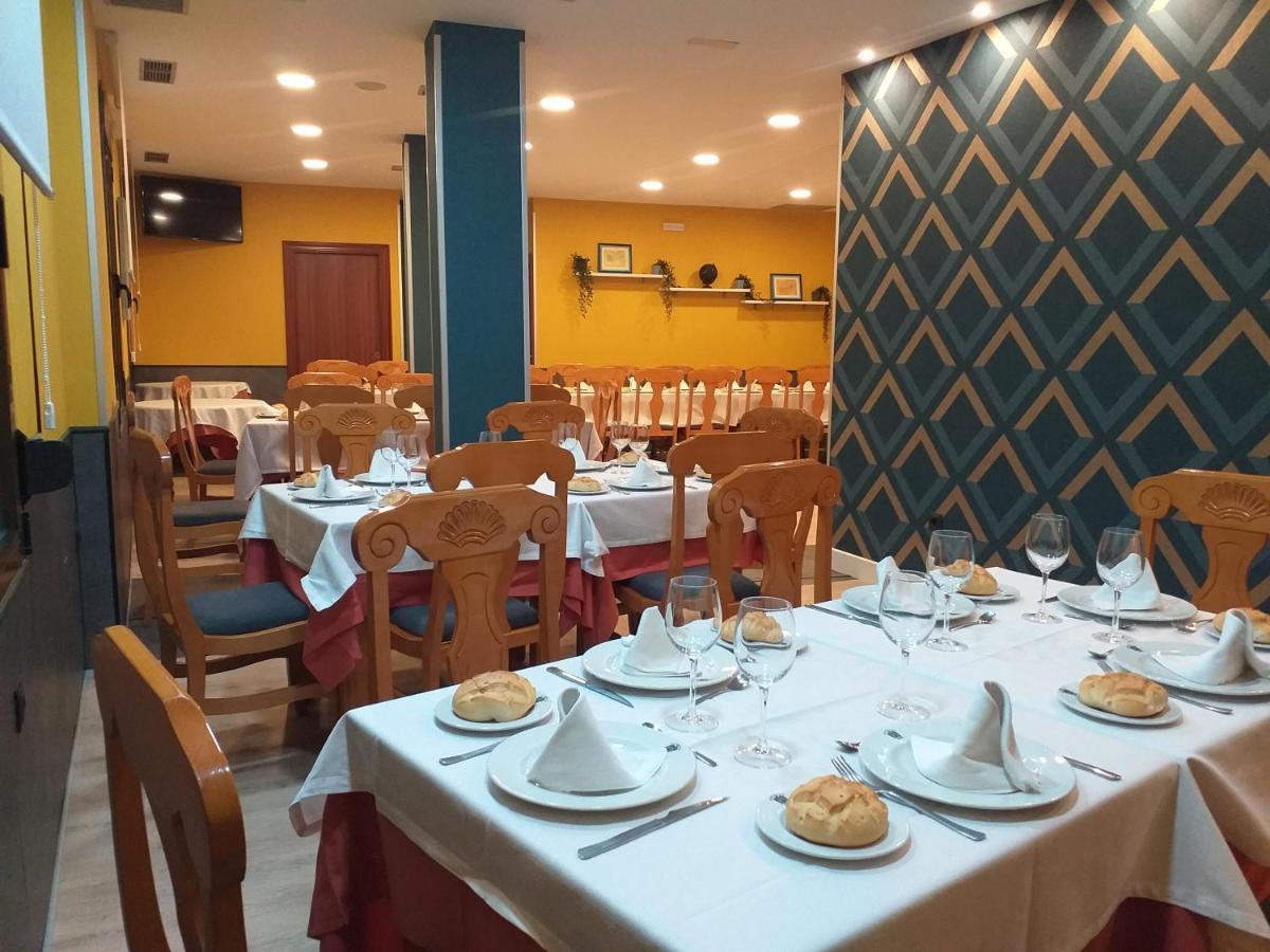 Hostal Virgen Del Villar ラグーナ・デ・ドゥエロ エクステリア 写真