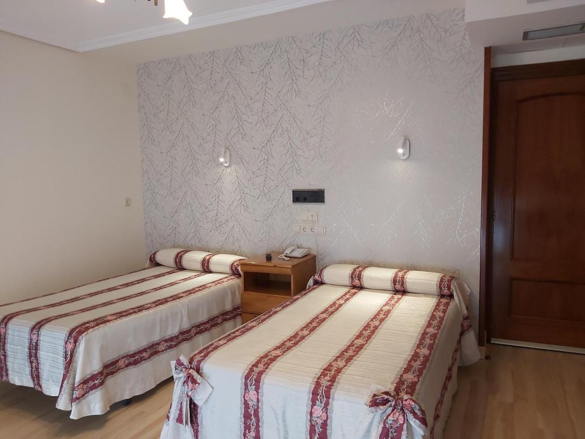 Hostal Virgen Del Villar ラグーナ・デ・ドゥエロ エクステリア 写真